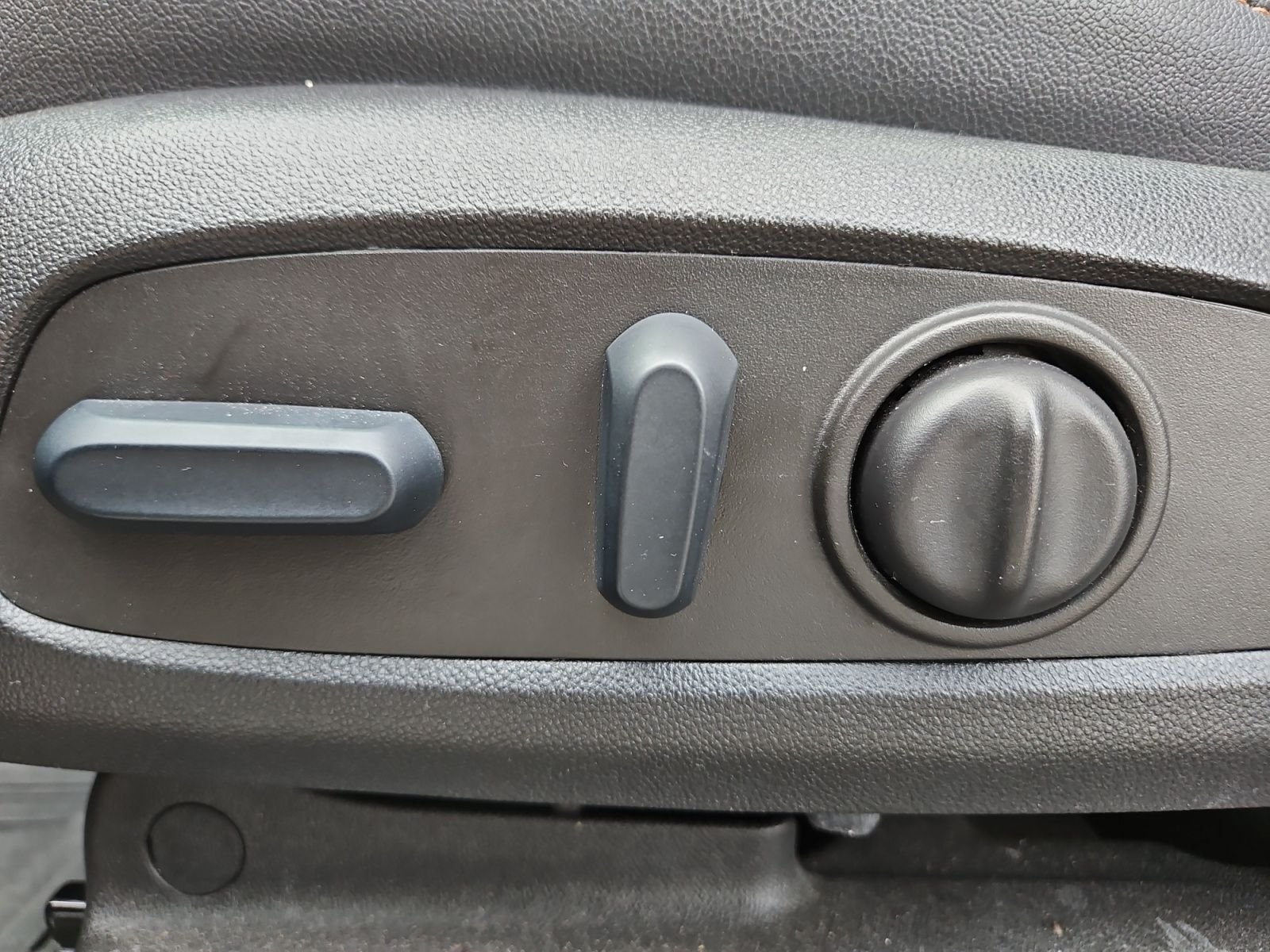 Used 2022 Blue Chevrolet Premier image 20