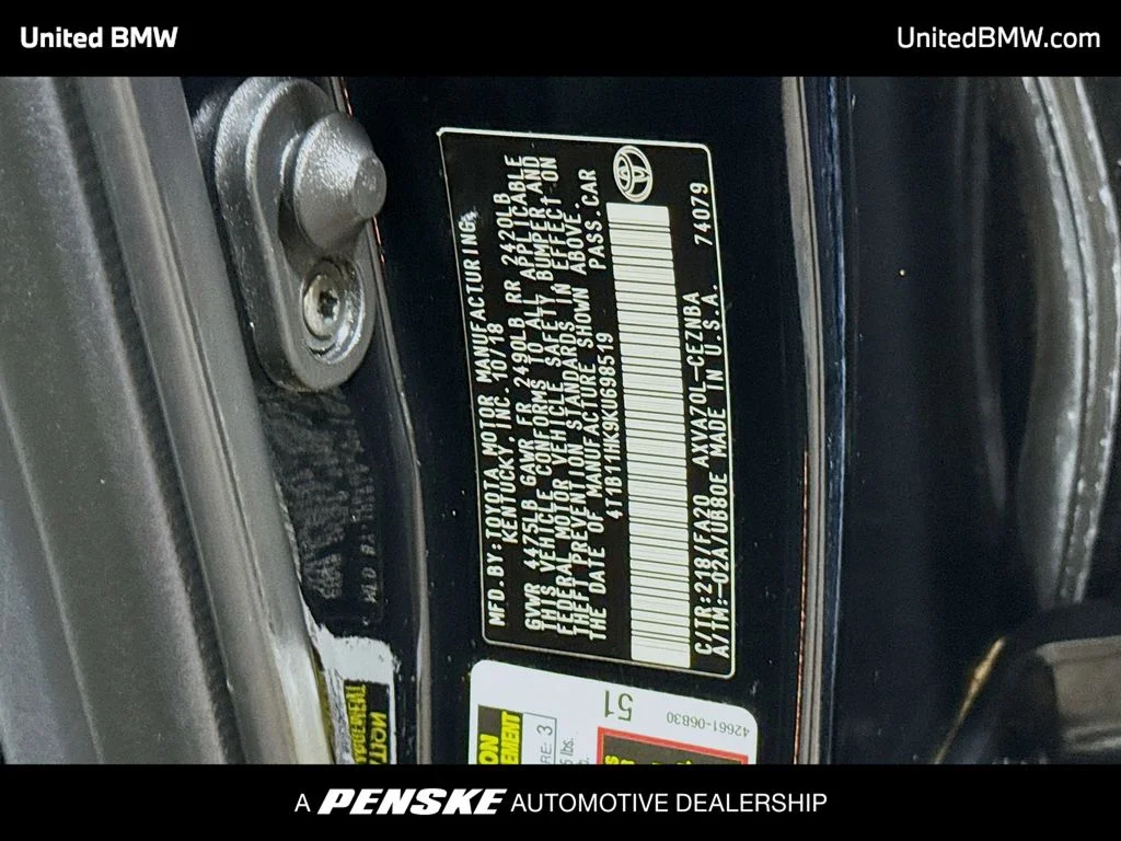 2019 Toyota Camry LE - Photo 13