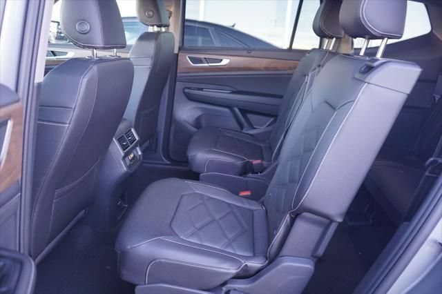 2026 Volkswagen Atlas SE w/Tech - Photo 7