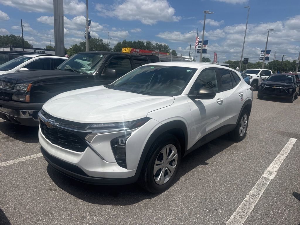 2024 Chevrolet Trax LS's photo