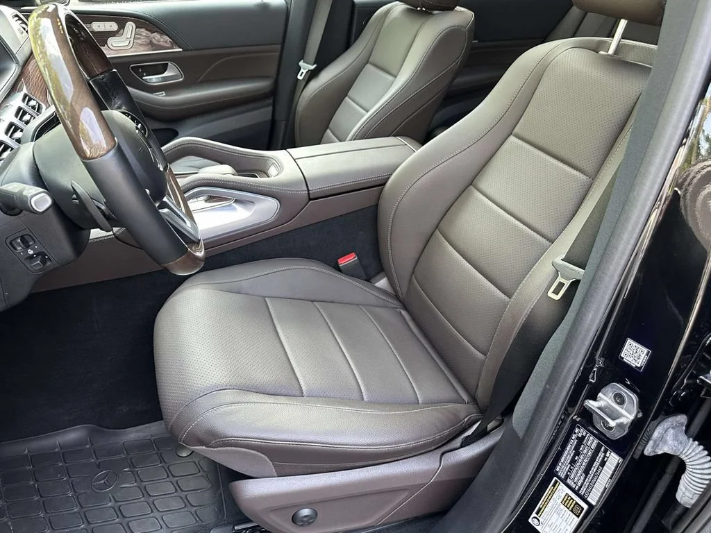 Used 2022 Black Mercedes-Benz 4MATIC® image 12