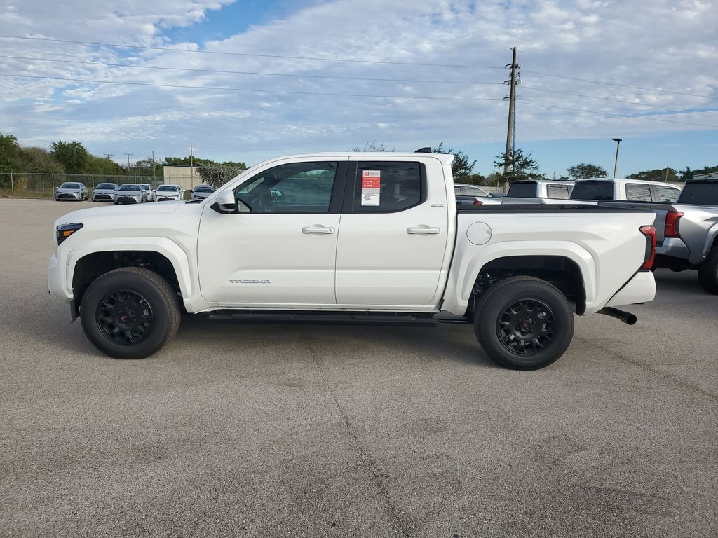 2025 Toyota Tacoma SR5 - Photo 8