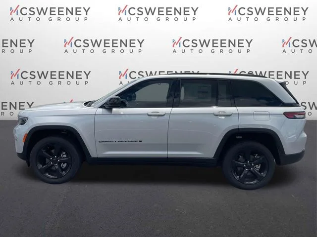 New 2025 Silver Zynith Exterior Paint Jeep Altitude image 6