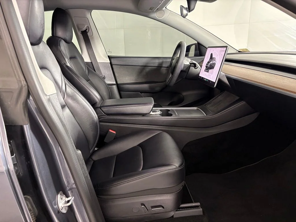 Used 2022 Midnight Silver Metallic Tesla Performance image 41