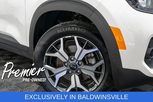 Used 2021 White Kia EX image 8