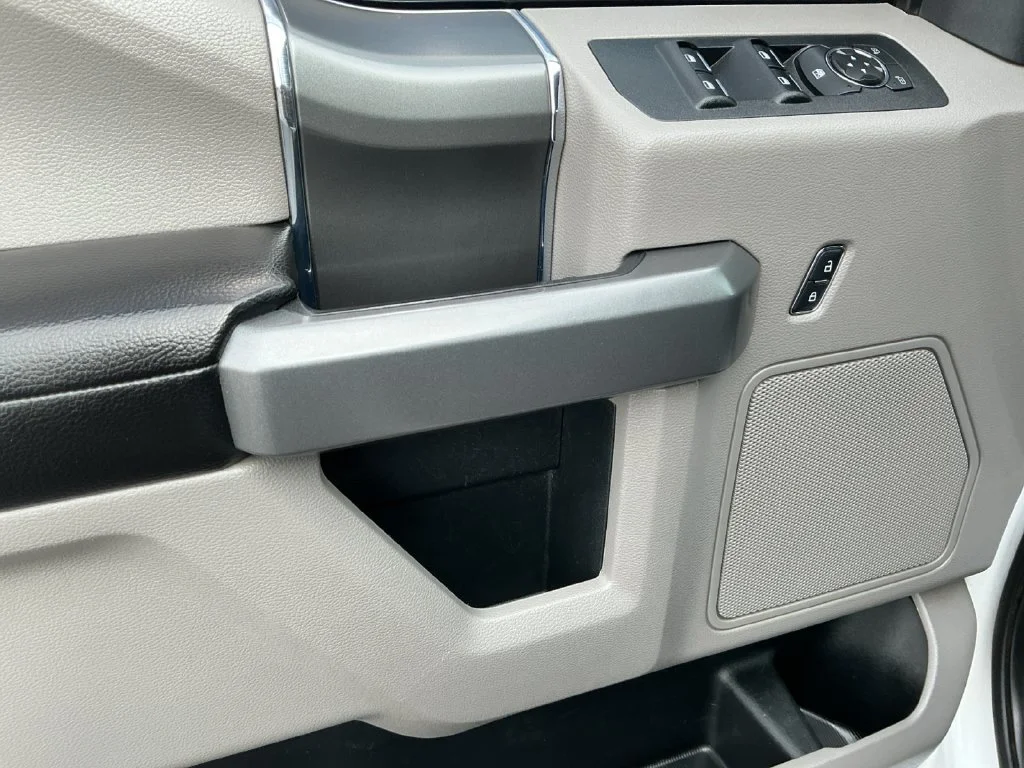 Used 2016 White Ford XLT image 14