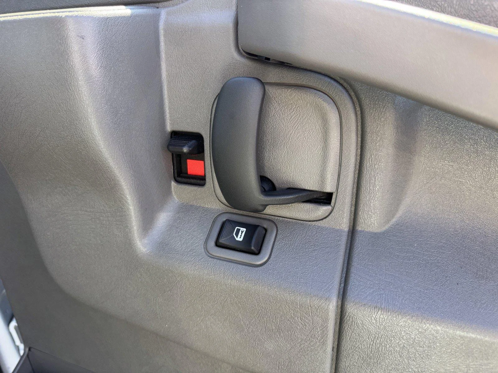 Used 2025 Summit White GMC Work Van image 10