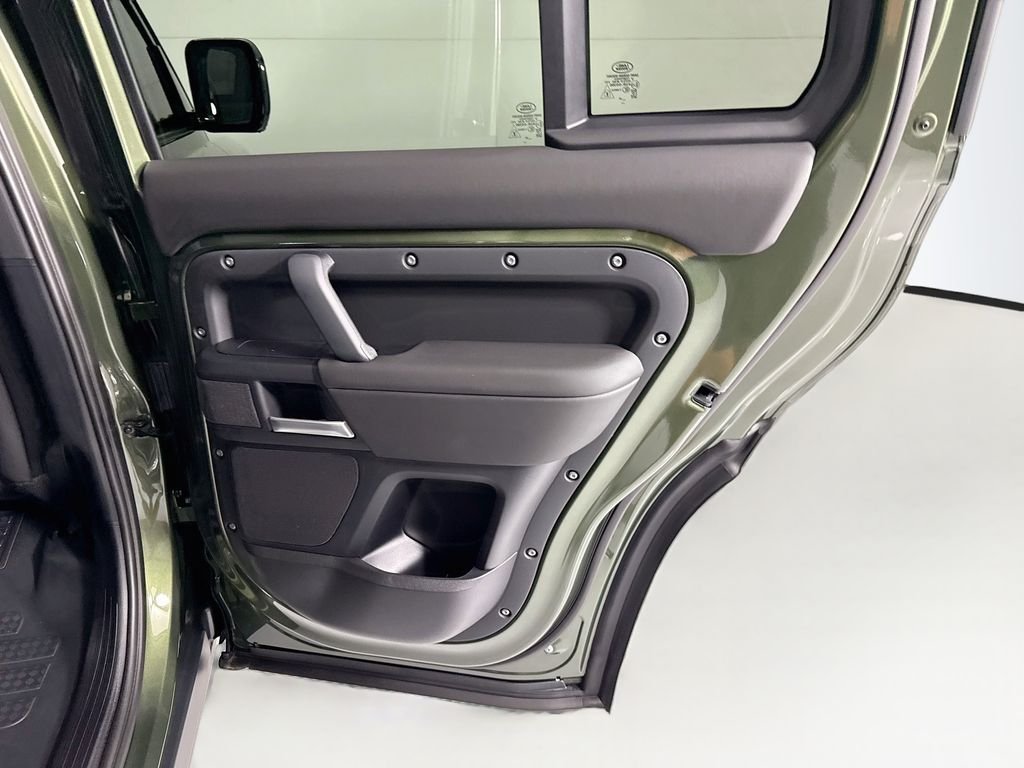 New 2026 Woolstone Green Land Rover S image 27