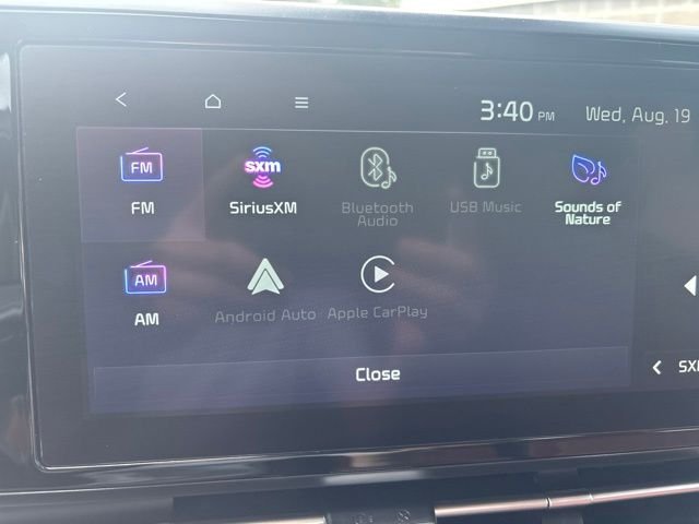 Used 2022 White Kia SX image 23