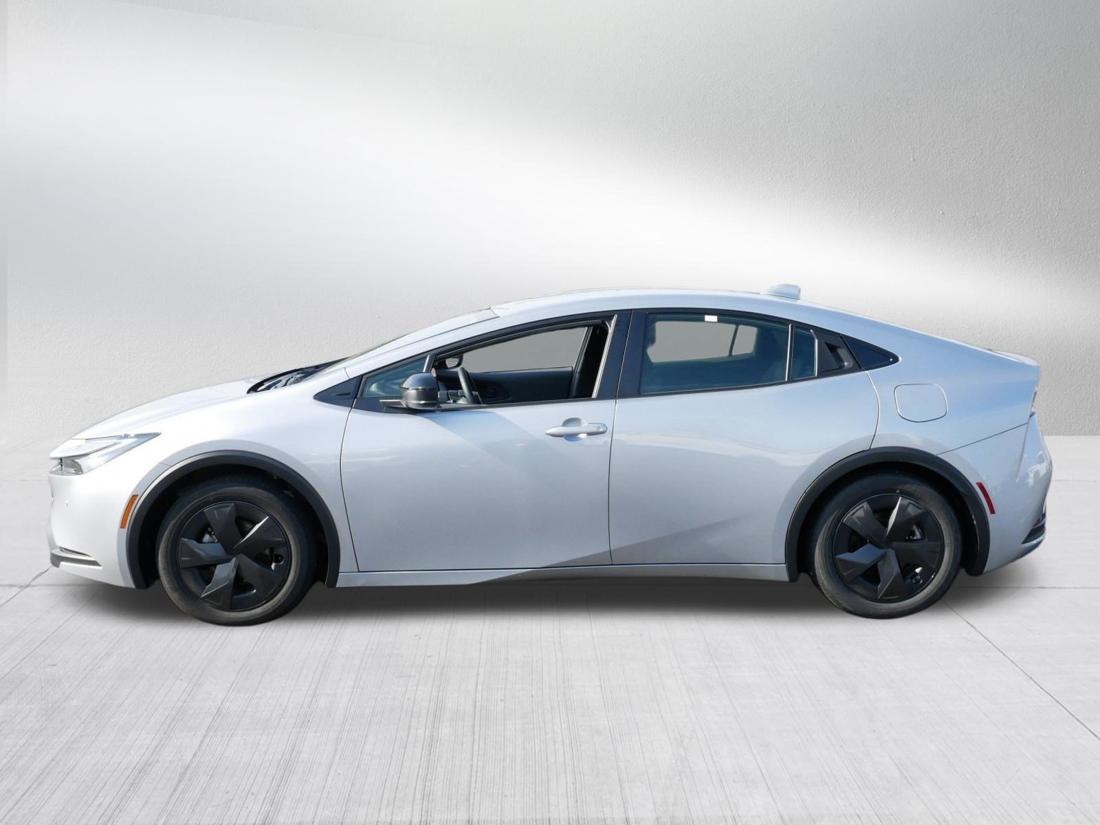 Certified Used 2025 CUTTING EDGE Toyota LE image 4
