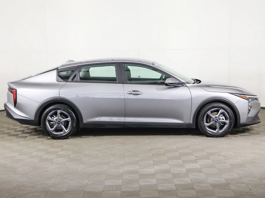 Used 2025 Gray Kia LXS image 17