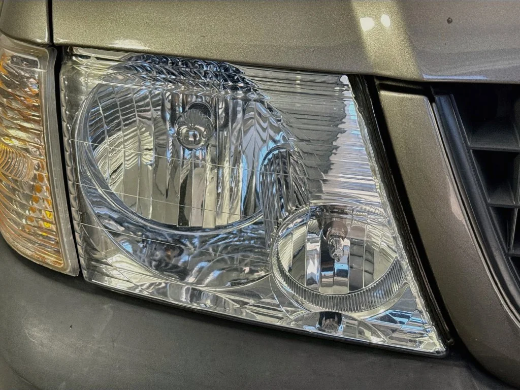 Used 2004 Pueblo Gold Clearcoat Metallic Ford XLS image 33