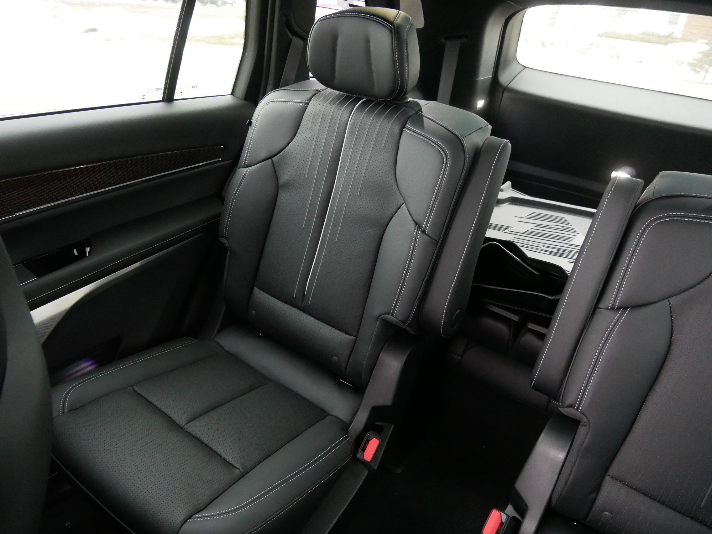2026 Cadillac VISTIQ Luxury - Photo 10