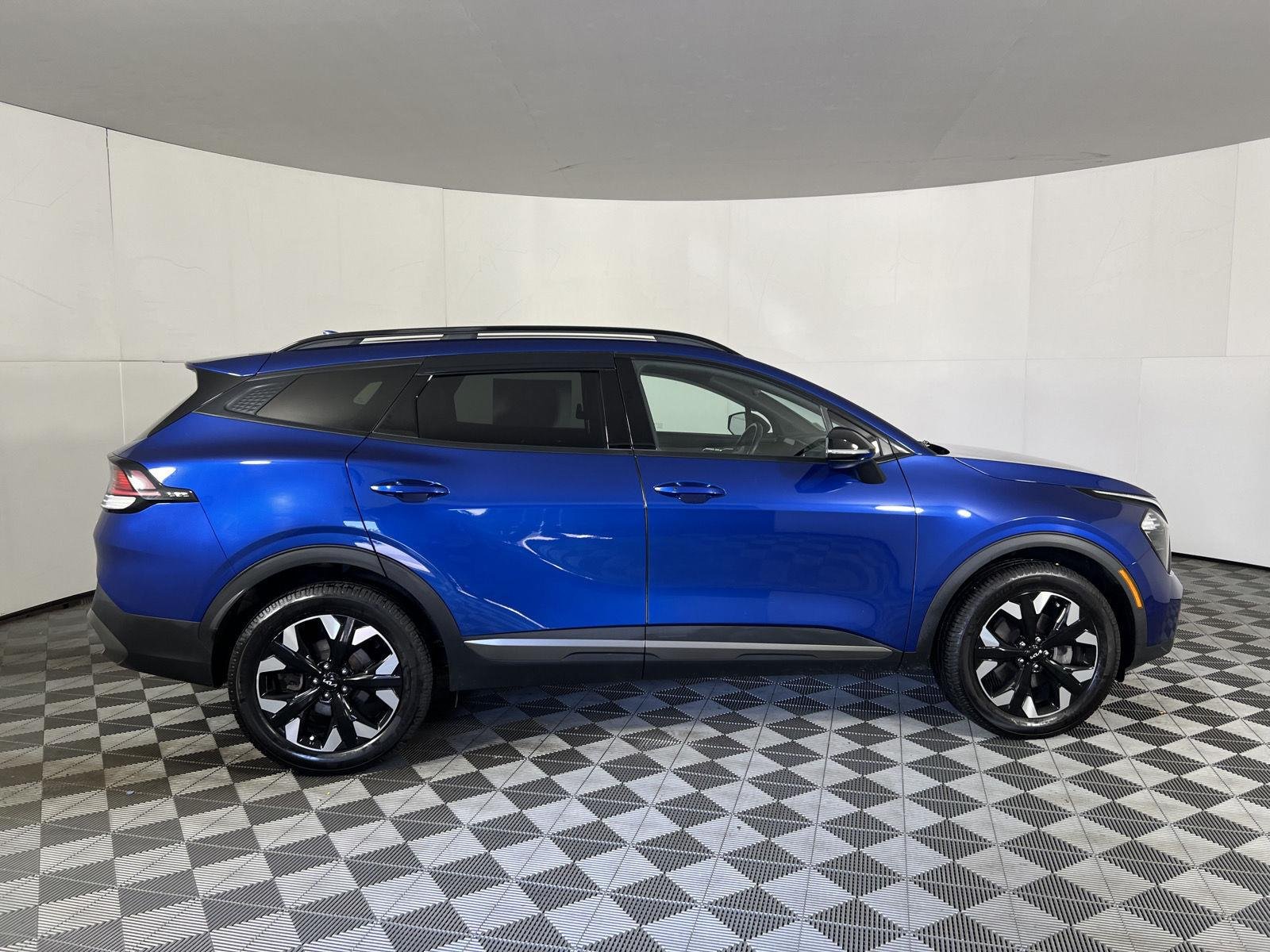 Used 2023 Sapphire Blue Kia X-Line image 11