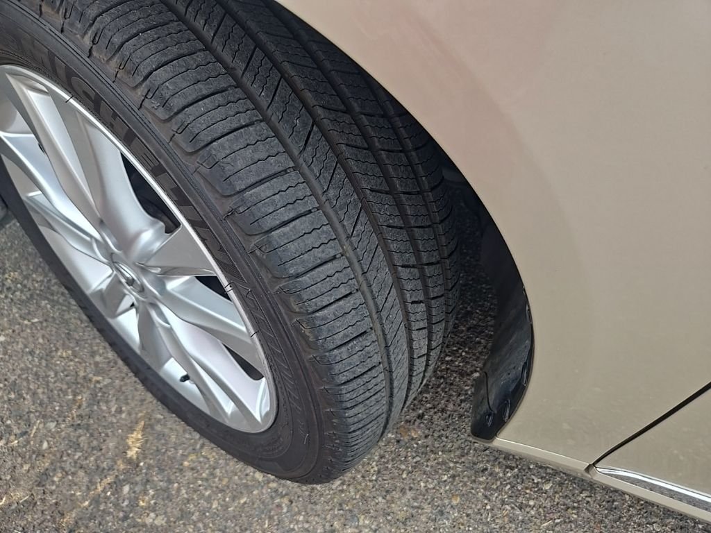 Used 2012 Beige Lexus 350 image 11