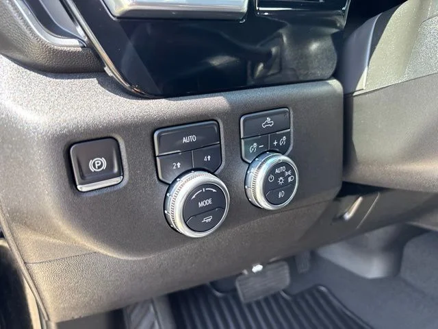 Used 2026 Onyx Black GMC Elevation image 18