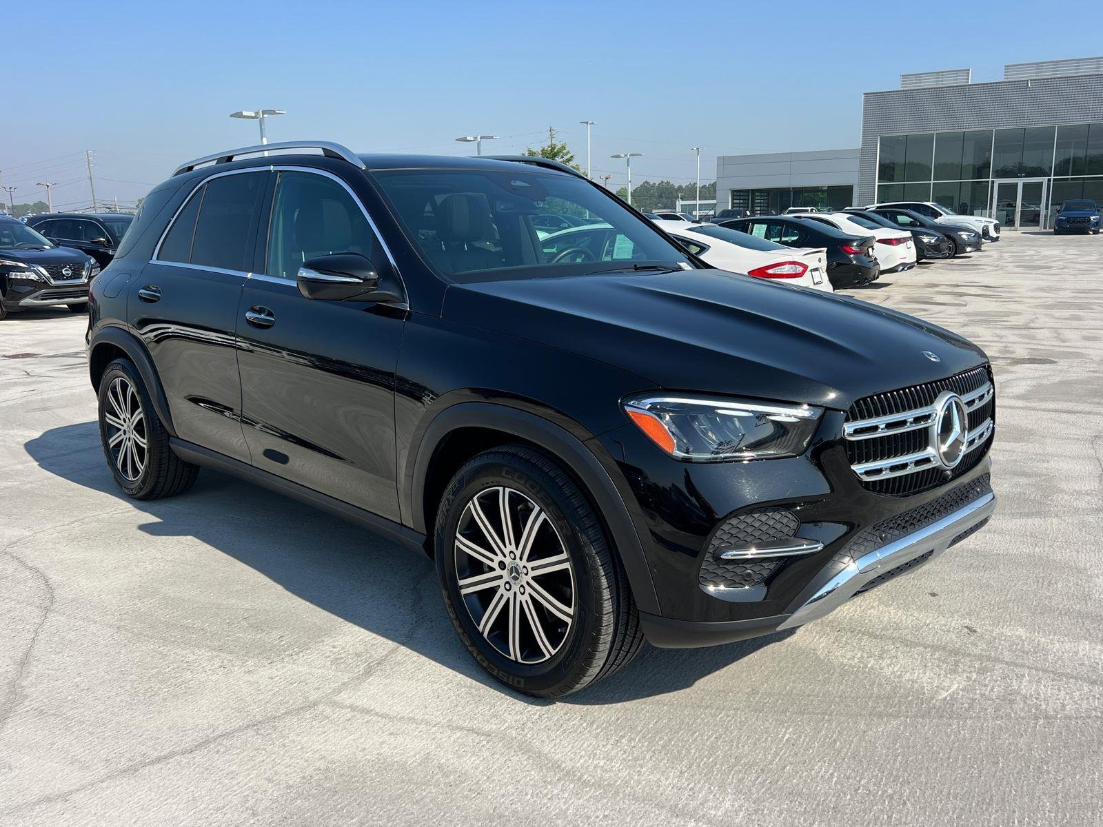 Used 2025 BLACK Mercedes-Benz GLE 350 image 3