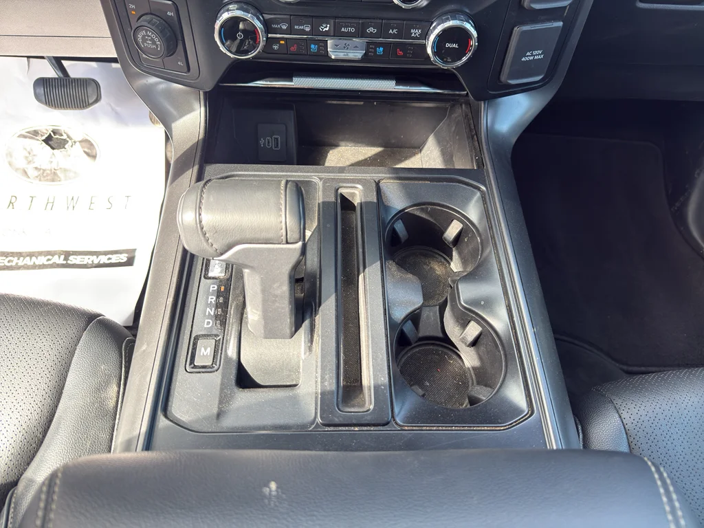 Used 2025 Gray Metallic Ford LARIAT image 21