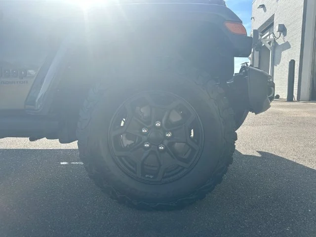 Used 2022 Gray Jeep Willys image 13