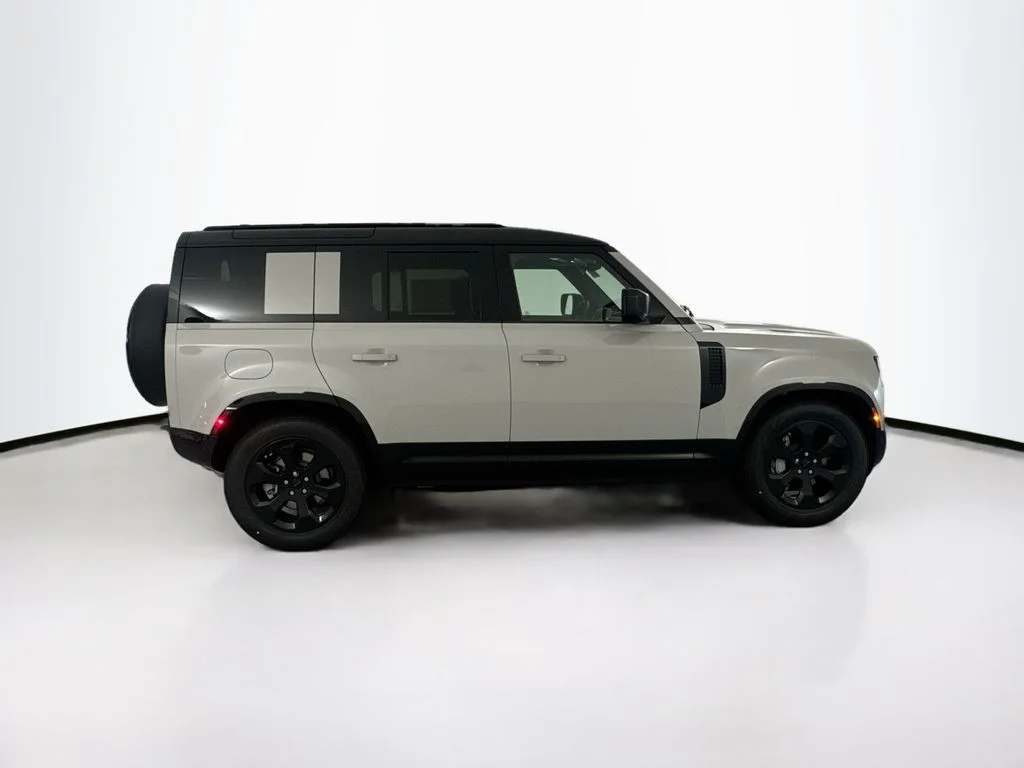 New 2026 Borasco Grey Land Rover X-Dynamic SE image 4