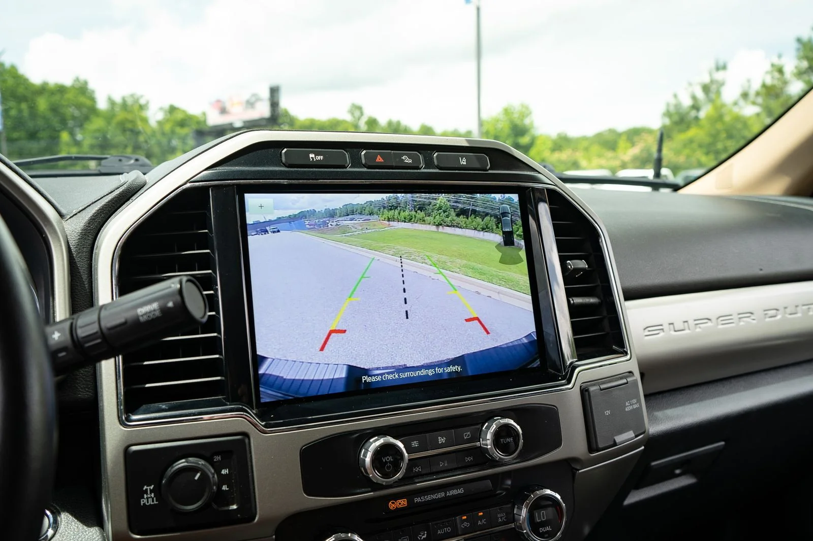 Used 2022 Black Metallic Ford Lariat image 24