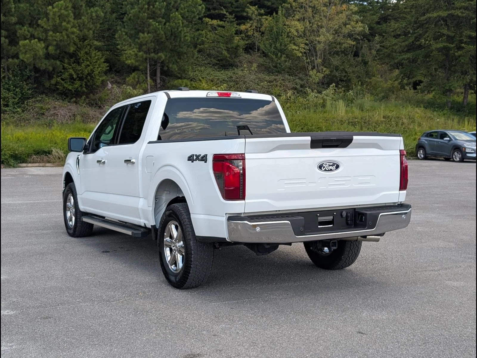Used 2025 White Ford XLT image 4
