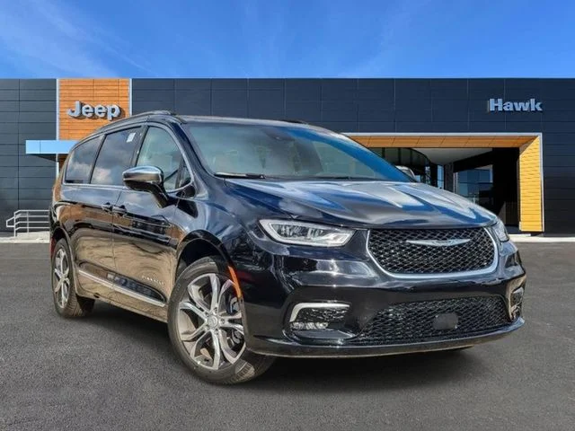 2026 Chrysler Pacifica Pinnacle AWD's photo