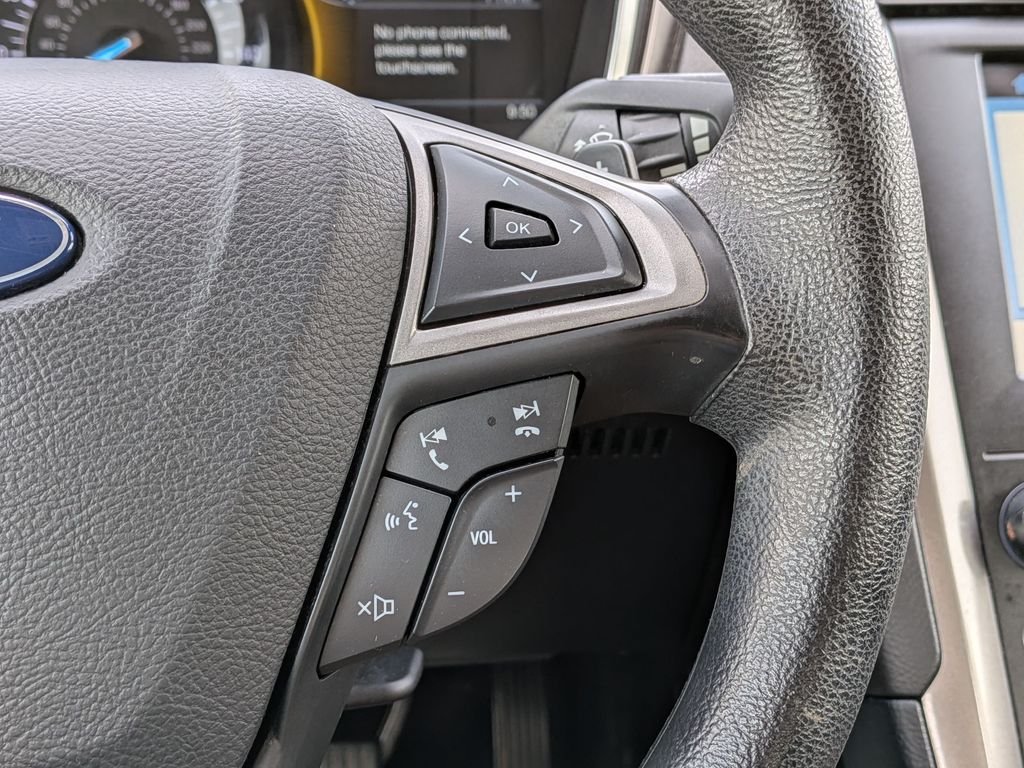 Used 2019 Silver Ford SE image 23