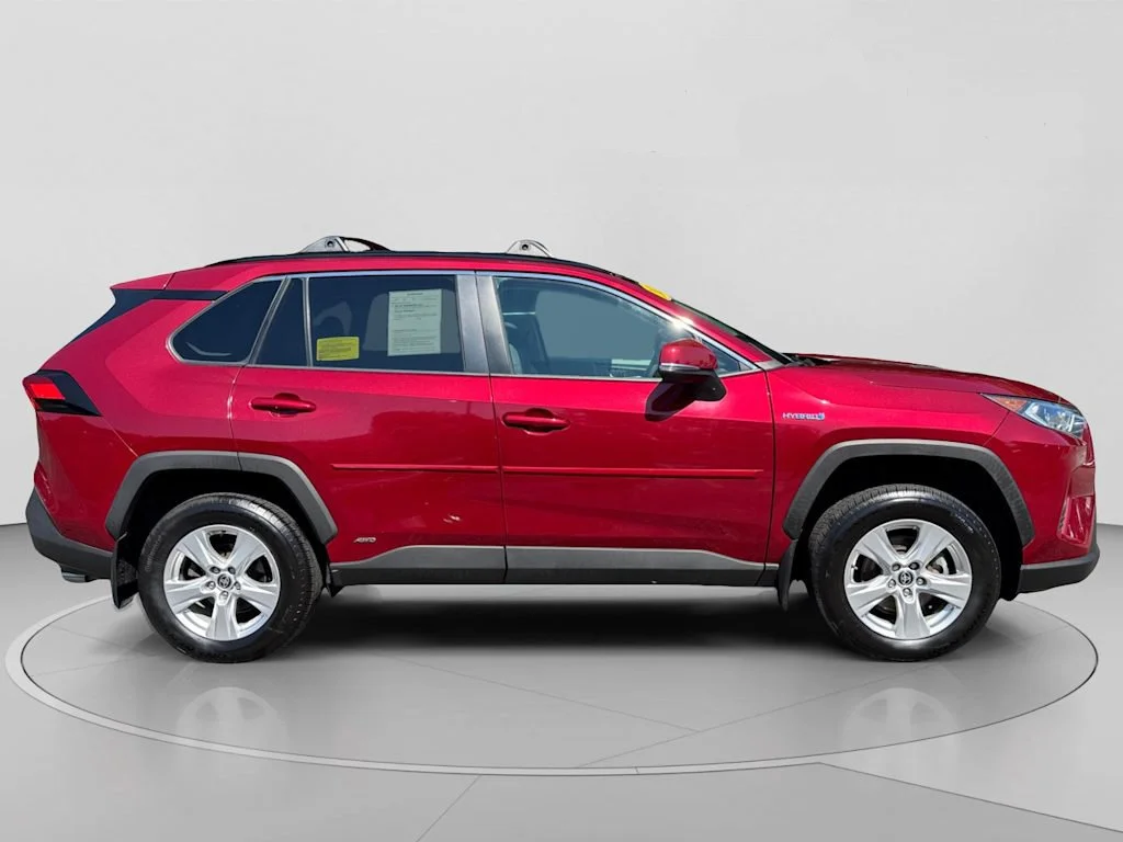 Used 2021 Red Toyota XLE image 12