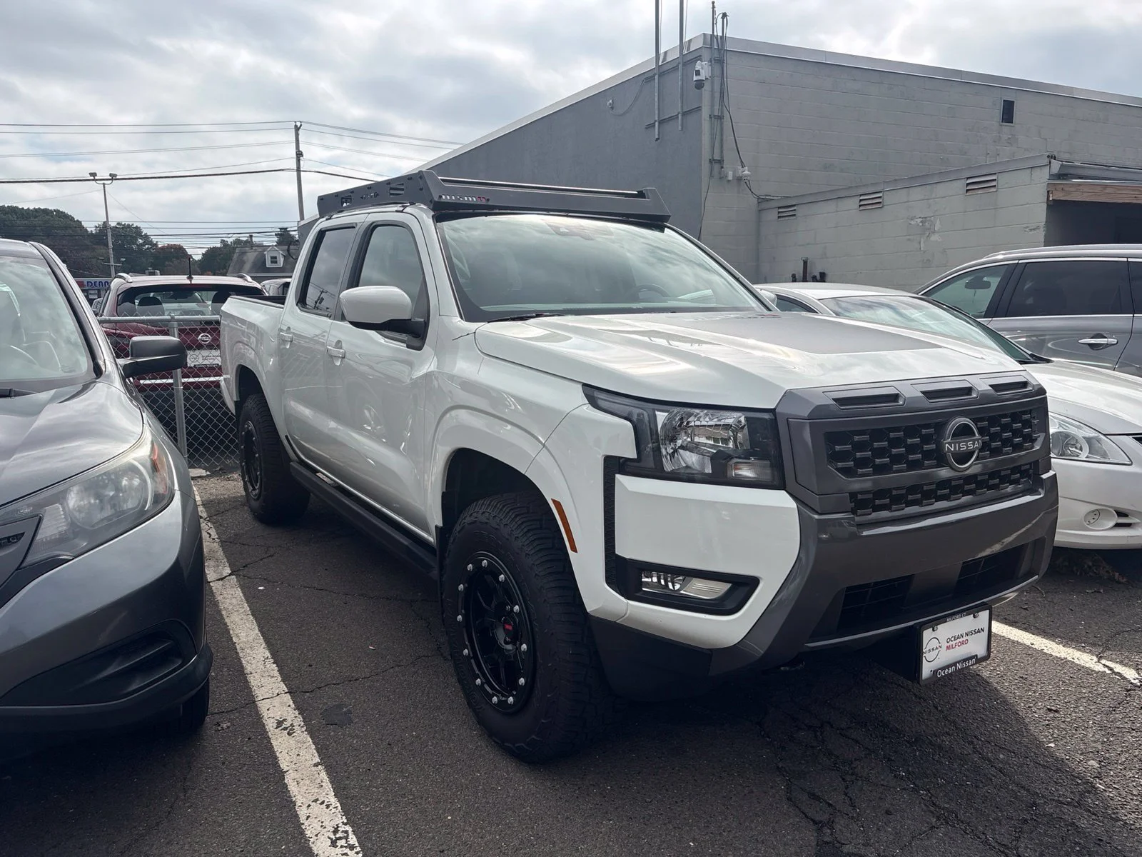 Certified Used 2025 Glacier White Nissan SV image 5
