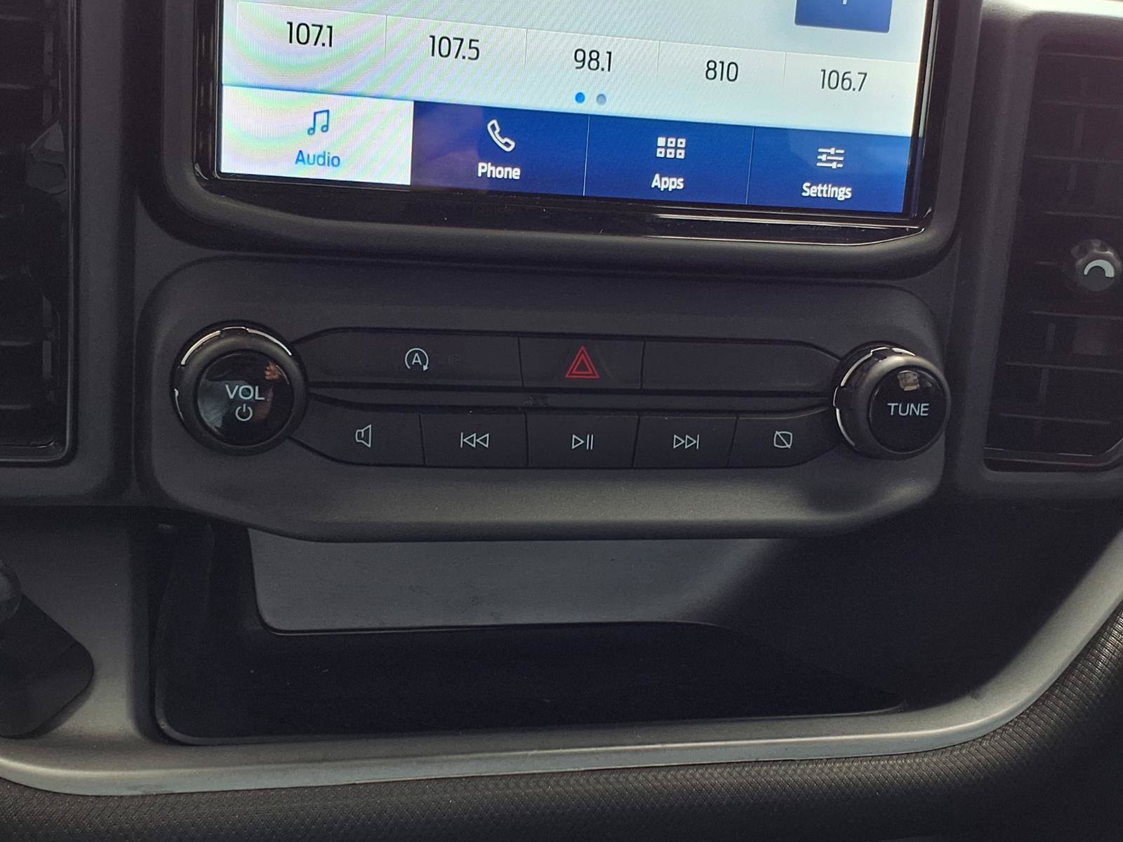 Used 2022 White Ford  image 17