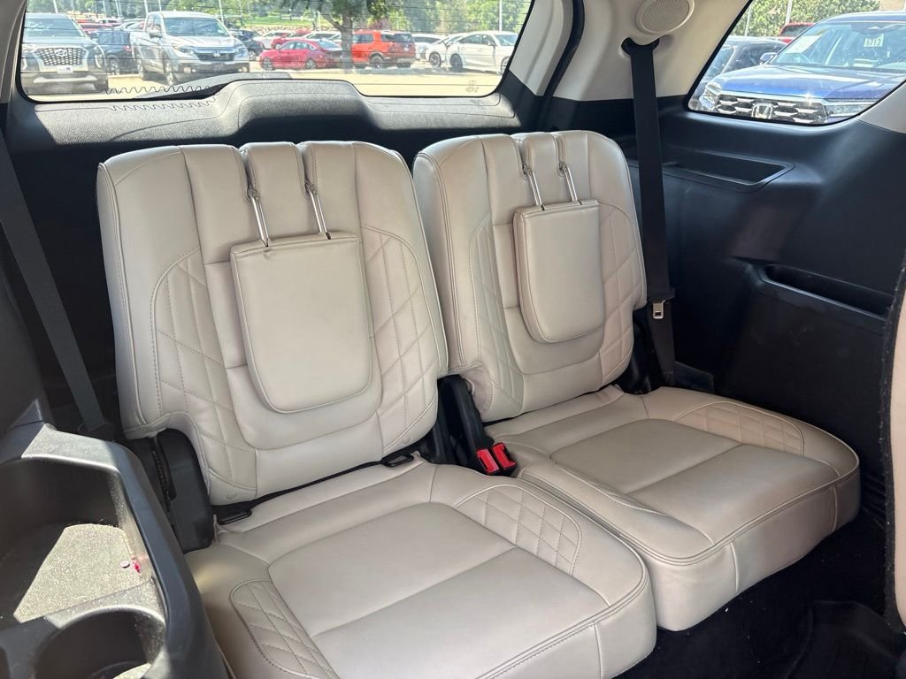 Used 2016 Black Ford Platinum image 42