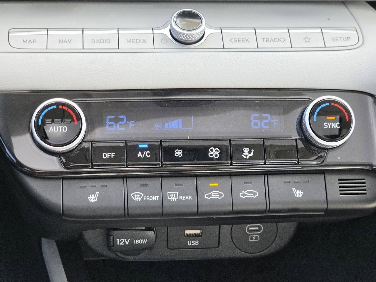 New 2026 Ecotronic Gray Hyundai Limited image 19