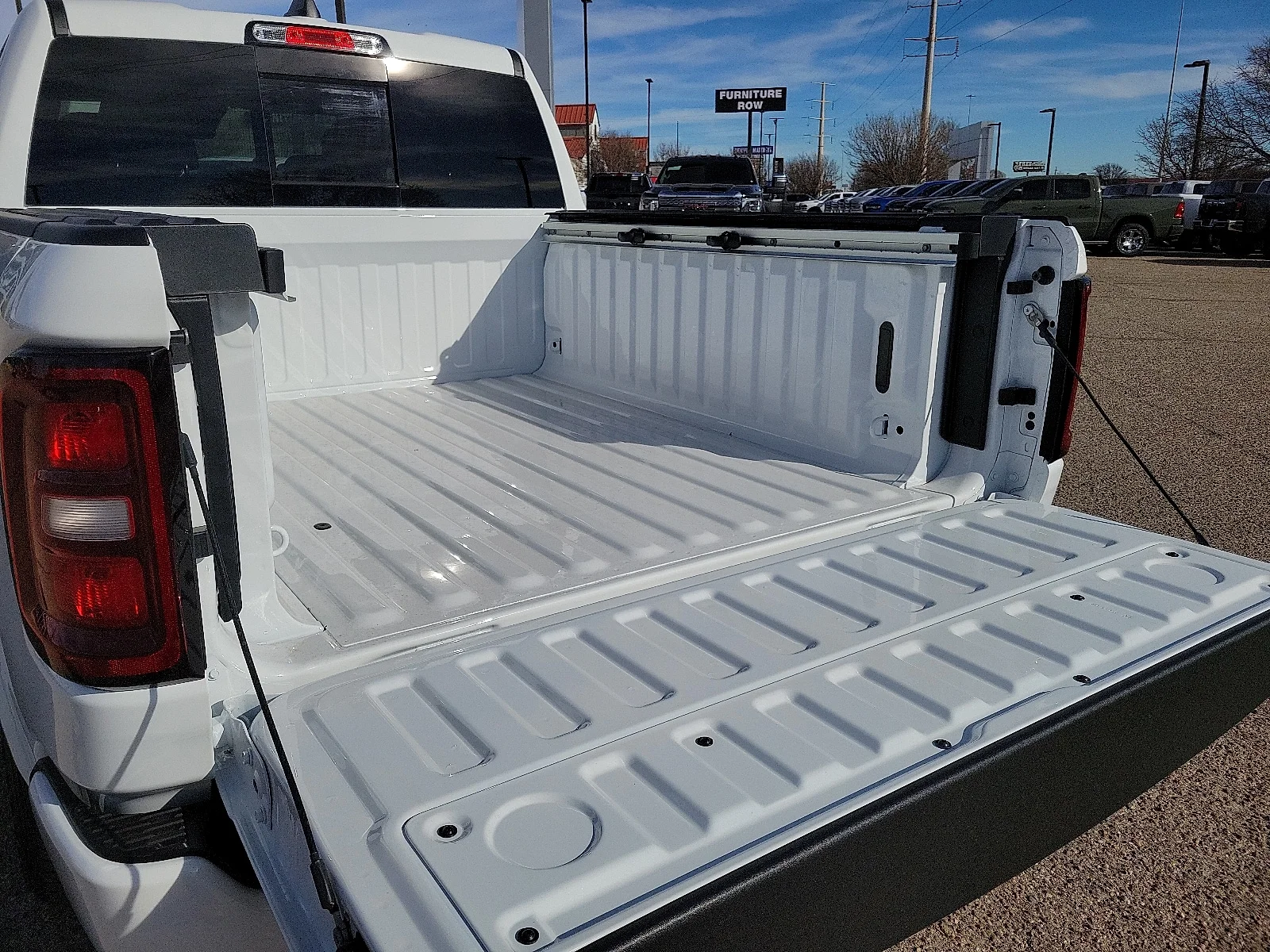 New 2026 PW7 Bright Whit Ram LONE STAR CREW CAB 4X4 5