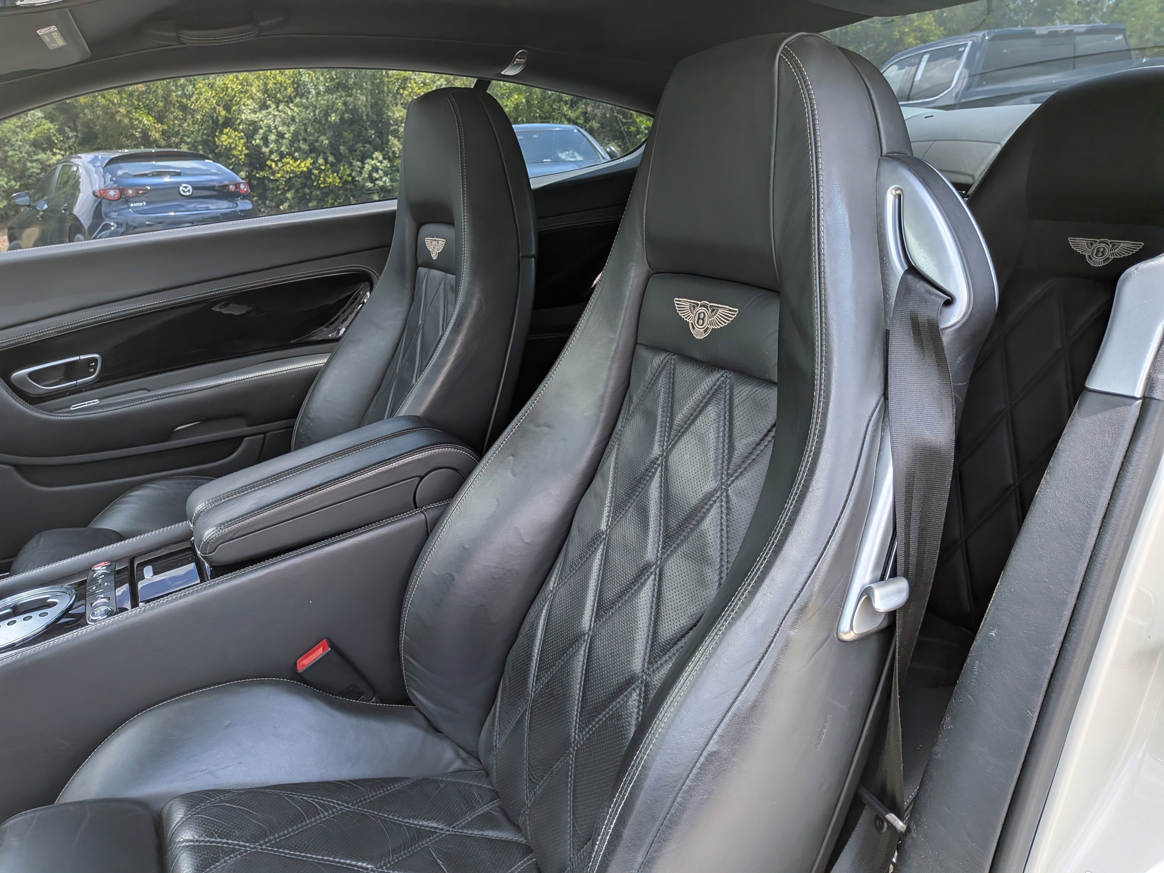 Used 2009 Glacier White Bentley Base image 17