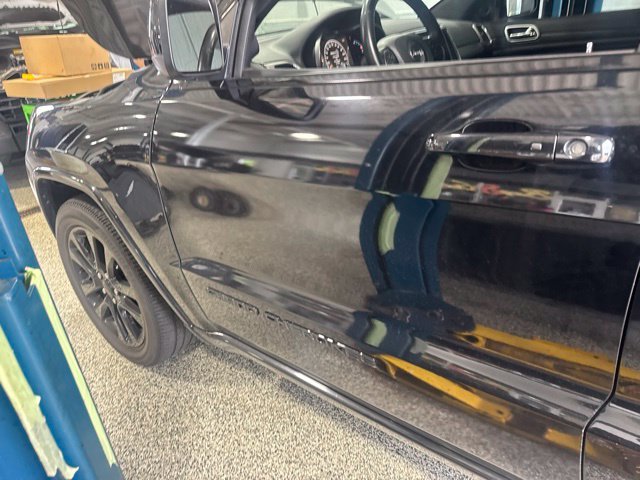 Used 2018 Black Jeep Altitude image 5