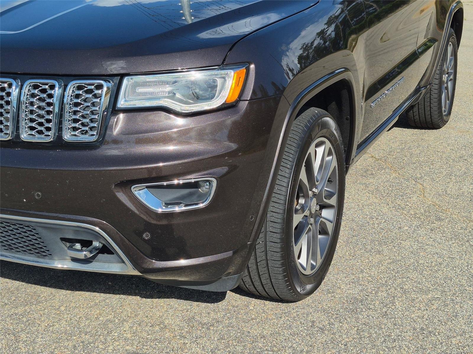 Used 2017 Walnut Brown Jeep Overland image 9