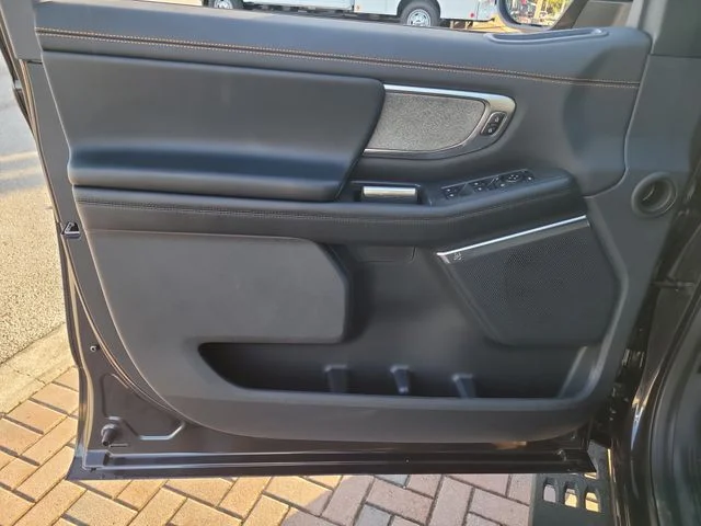 New 2027 Gray Metallic Ford Tremor image 19