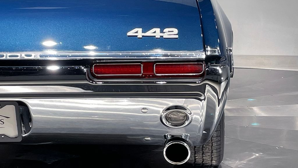 Used 1968  Oldsmobile Supreme image 16