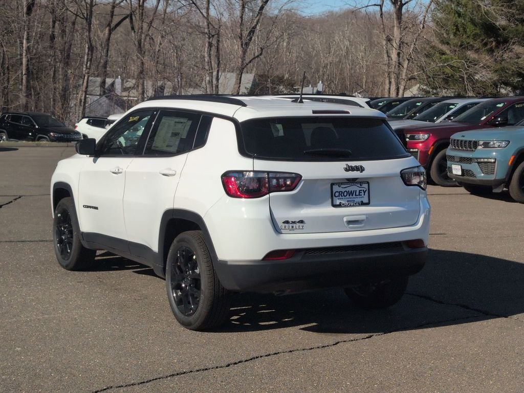 New 2026 Bright White Clearcoat Jeep Latitude image 5