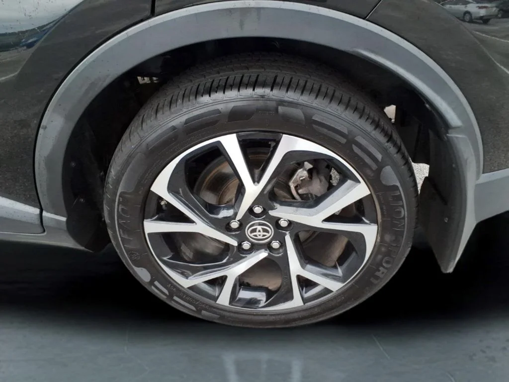 Used 2021 Black Toyota XLE image 13