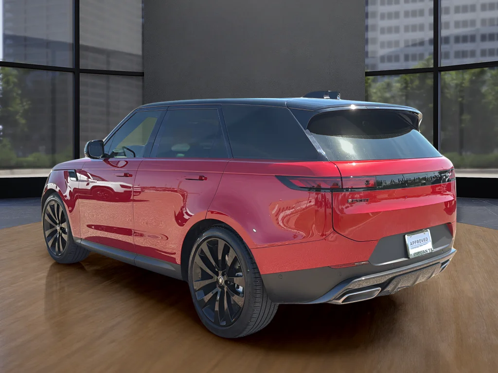Used 2025  Land Rover SE image 15