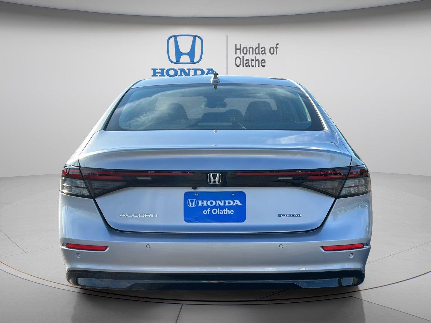 Certified Used 2025 Solar Silver Metallic Honda HYBRID EX-L image 4