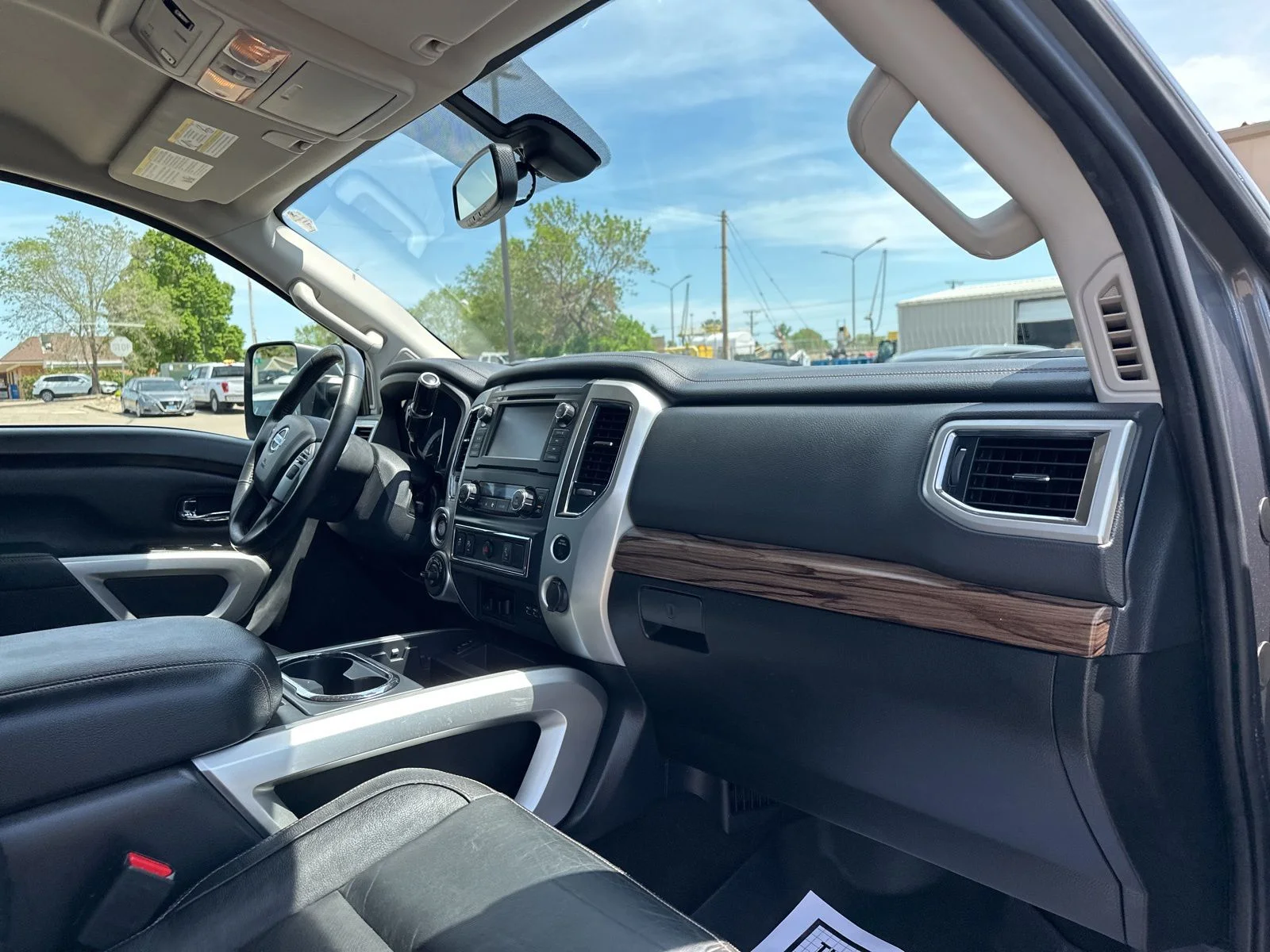 Used 2019 Gray Nissan SL image 33