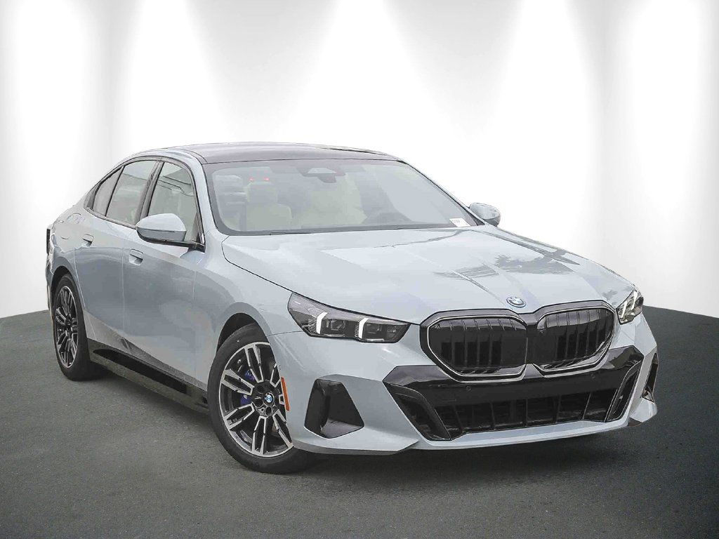 New 2027 Brooklyn Grey Metallic BMW 550e xDrive image 1