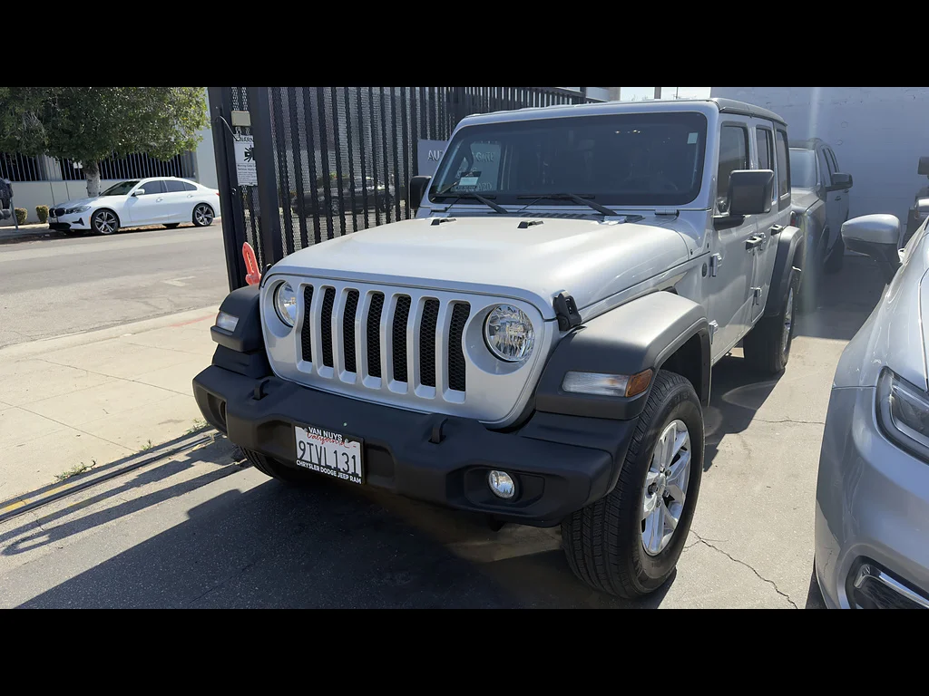 Used 2023 Silver Zynith Clear Coat Jeep Sport S image 2
