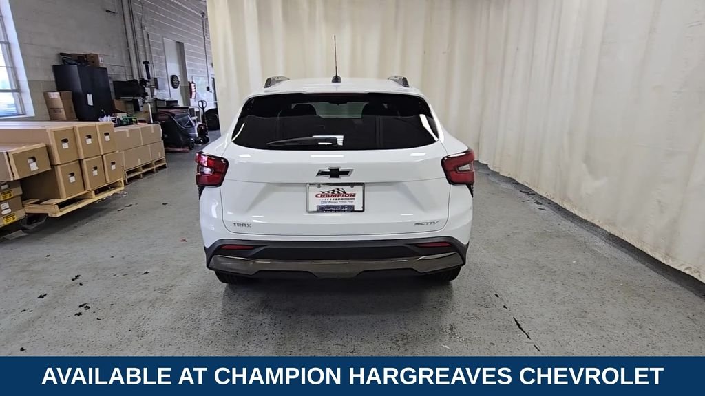 Used 2025 Summit White Chevrolet ACTIV image 10
