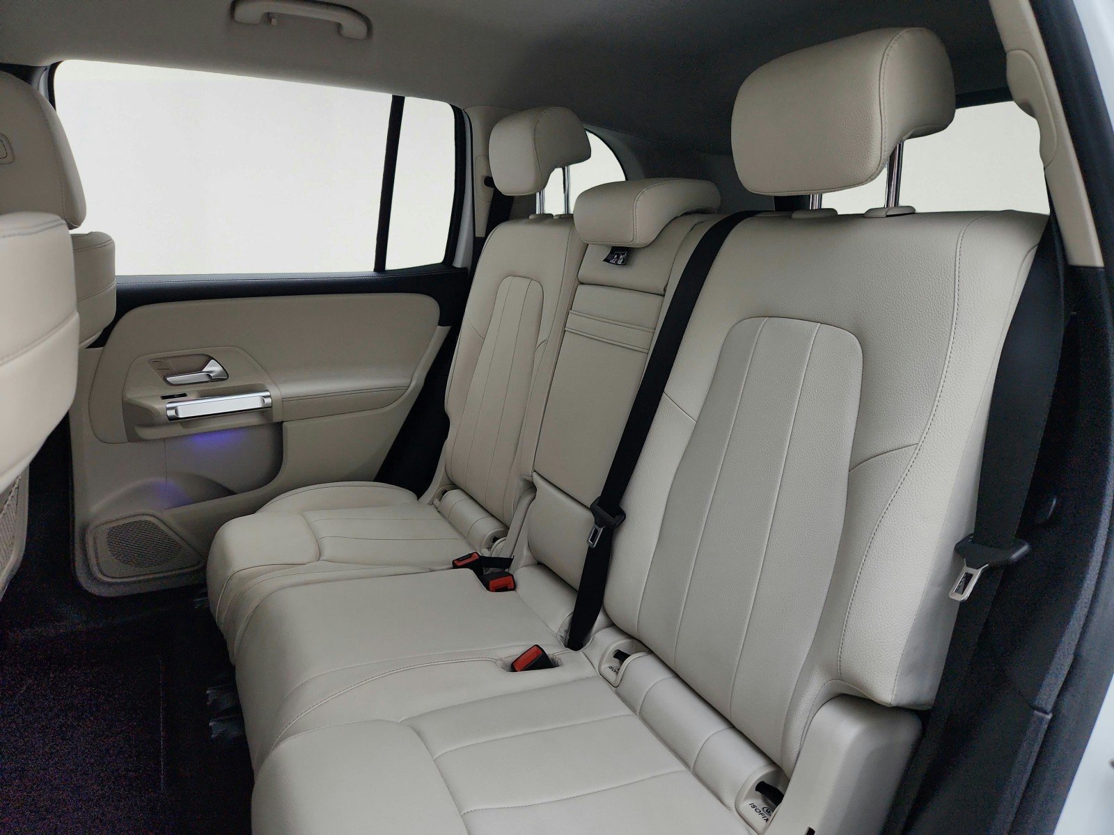 Used 2020 Polar White Mercedes-Benz GLB 250 image 29