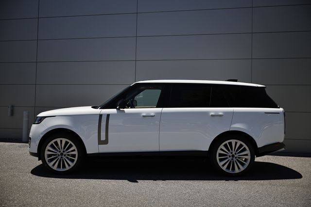 New 2026 Fuji White Land Rover SE 7 Seats image 4