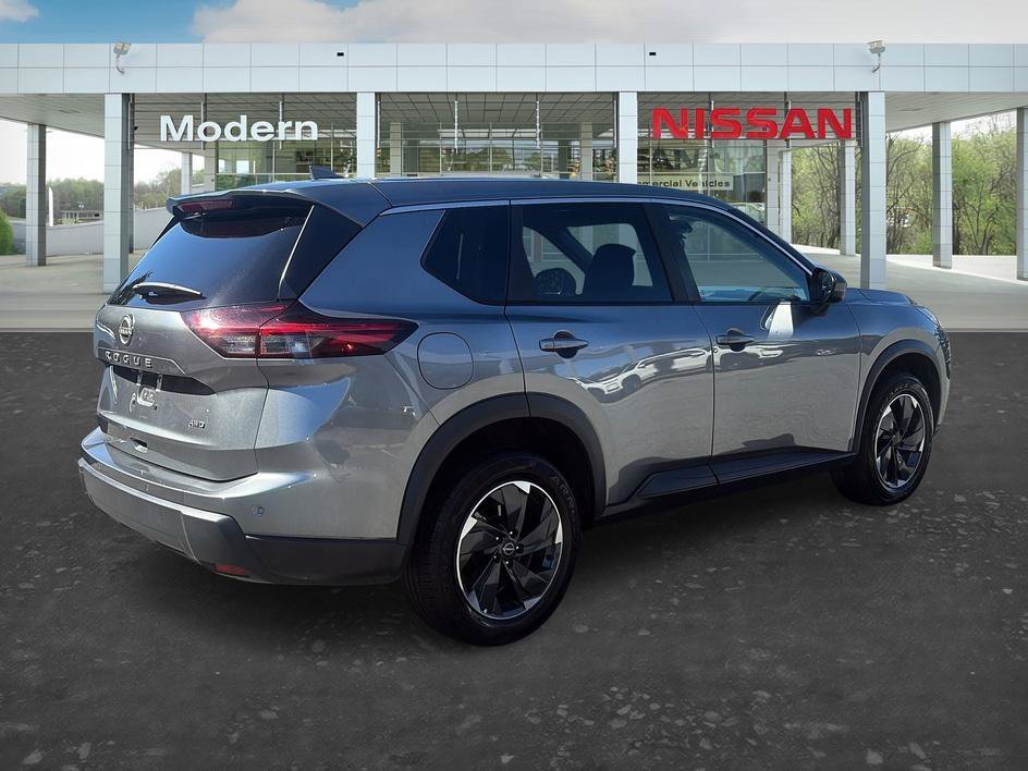 Used 2025 Gun Metallic Nissan SV image 5